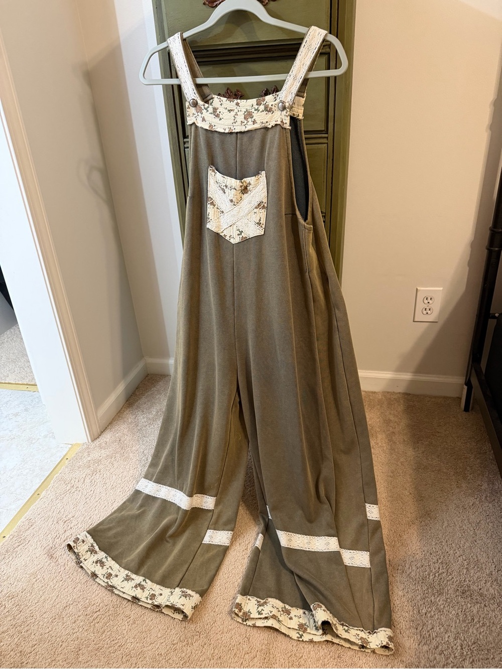 POL Wide-Leg Olive overalls